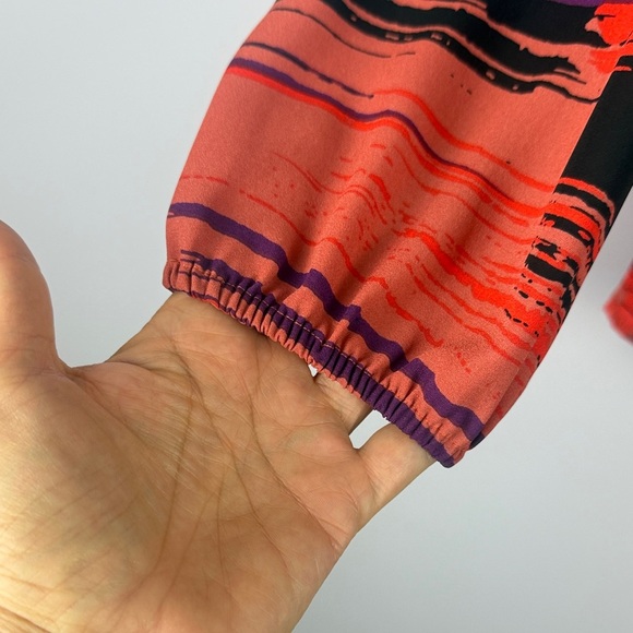 Black Rainn Casual Multicolor Abstract Pleated Front & Back Blouse Size Medium - Picture 5 of 11